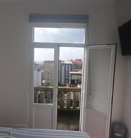 Habitacion Pequena Con Balcon Appartement Comarca de Comarca de Vigo Buitenkant foto